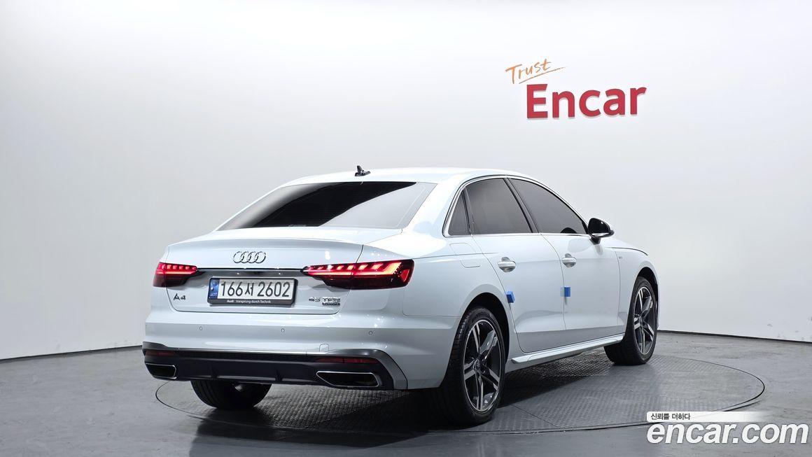 Audi A4 45 TFSI Quattro Premium, 2021