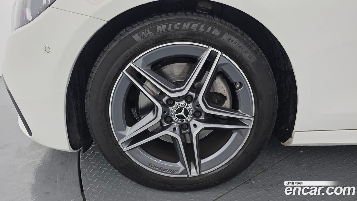 Mercedes-Benz E-Class E250 AMG Line, 2023