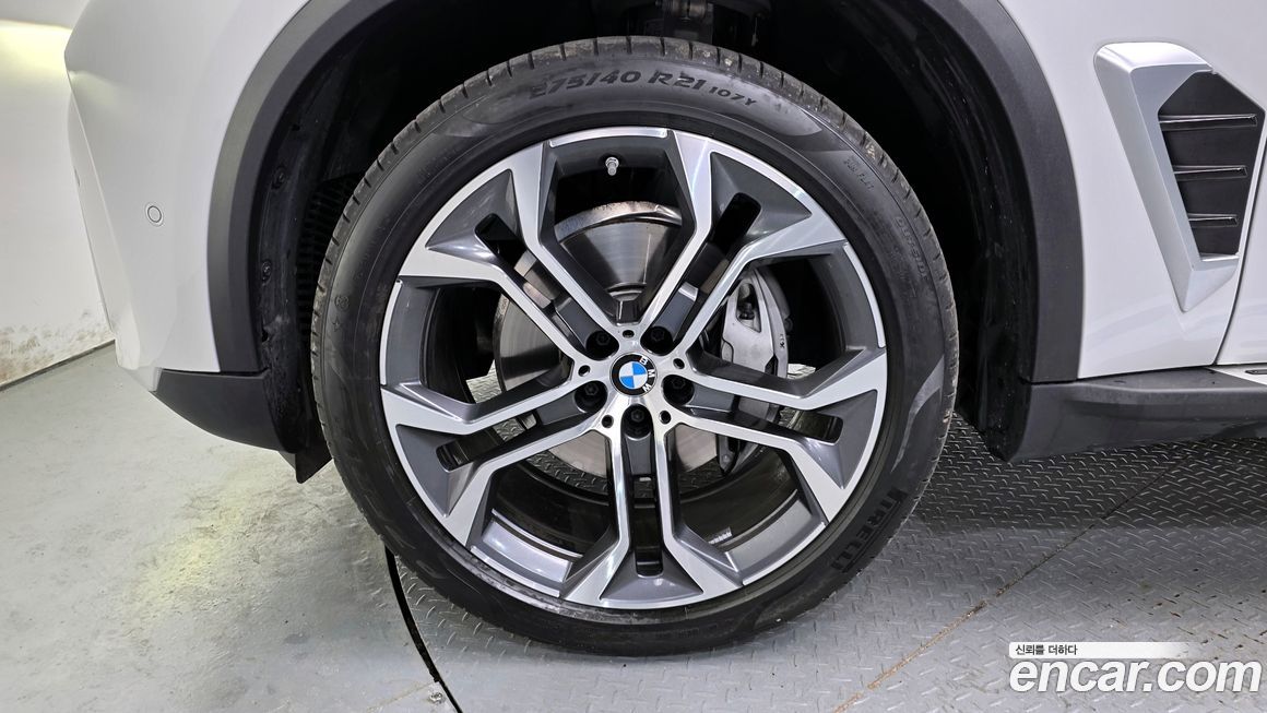 BMW X5 xDrive 40i xLine, 2025