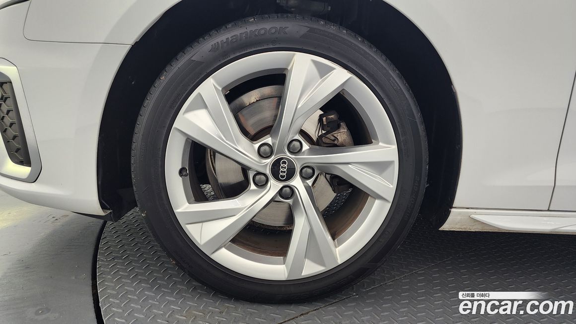 Audi A4 35 TDI Premium, 2022