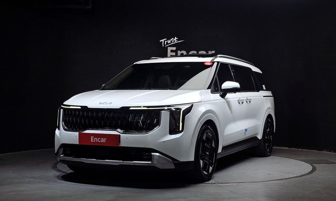 Kia Carnival 9-Seater Signature, 2025