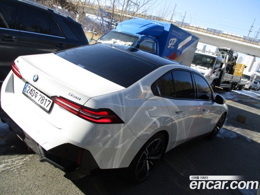 BMW 5-Series 530i xDrive M Sport, 2024