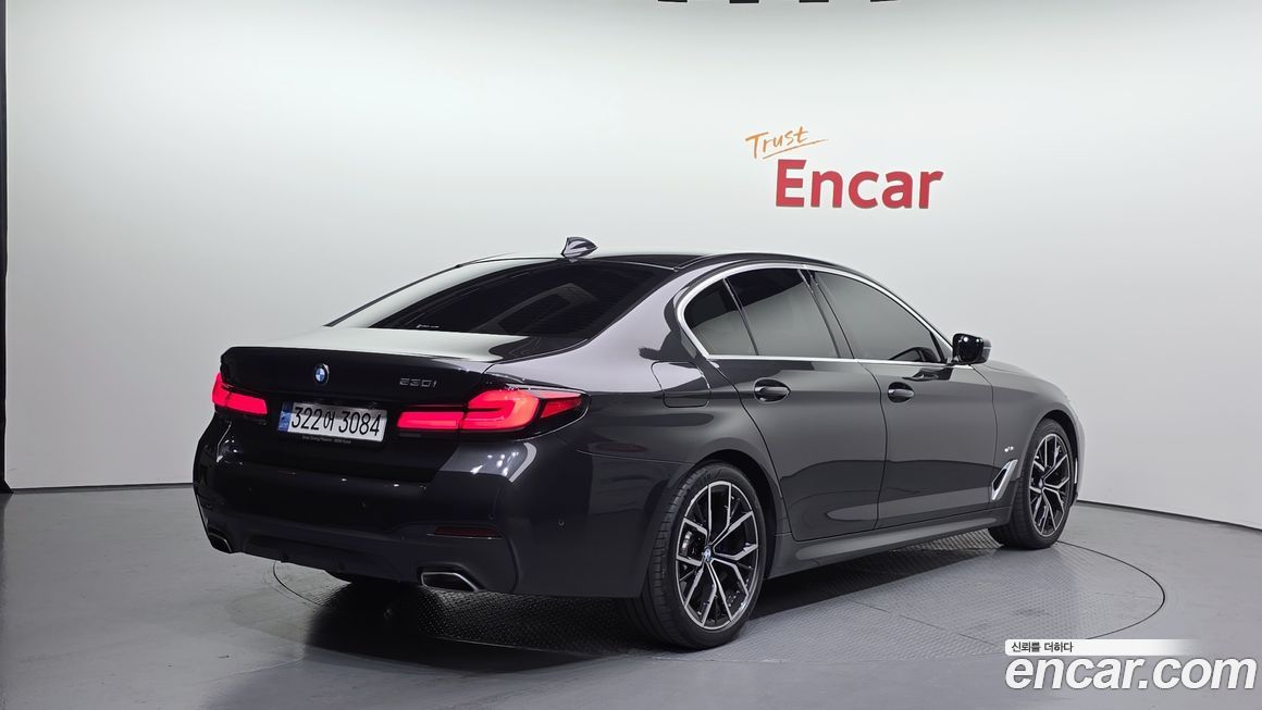 BMW 5-Series 530i M Sport Package, 2022
