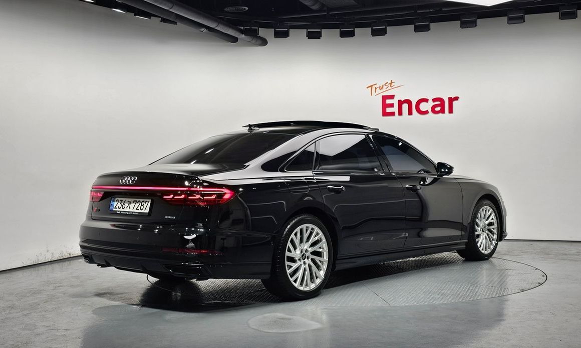 Audi A8 55 TFSI Quattro LWB, 2021