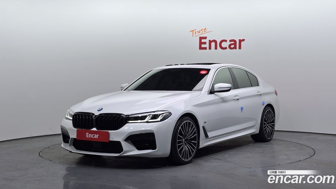 BMW 5-Series 520i Luxury, 2023