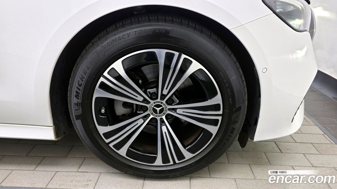 Mercedes-Benz E-Class E200 Avantgarde, 2025