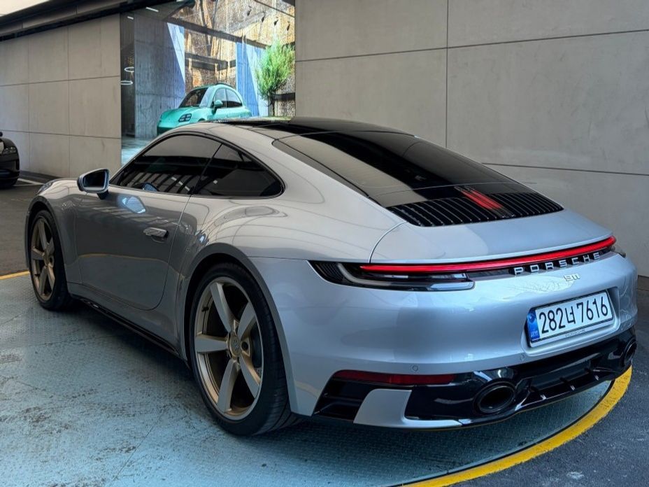 Porsche 911 Carrera, 2024