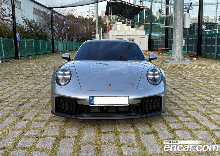 Porsche 911 Carrera GTS, 2025