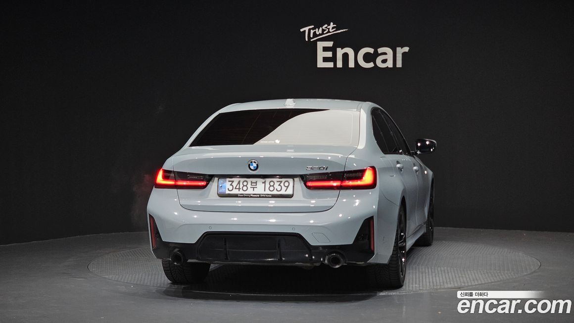 BMW 3-Series 320i M Sport, 2024