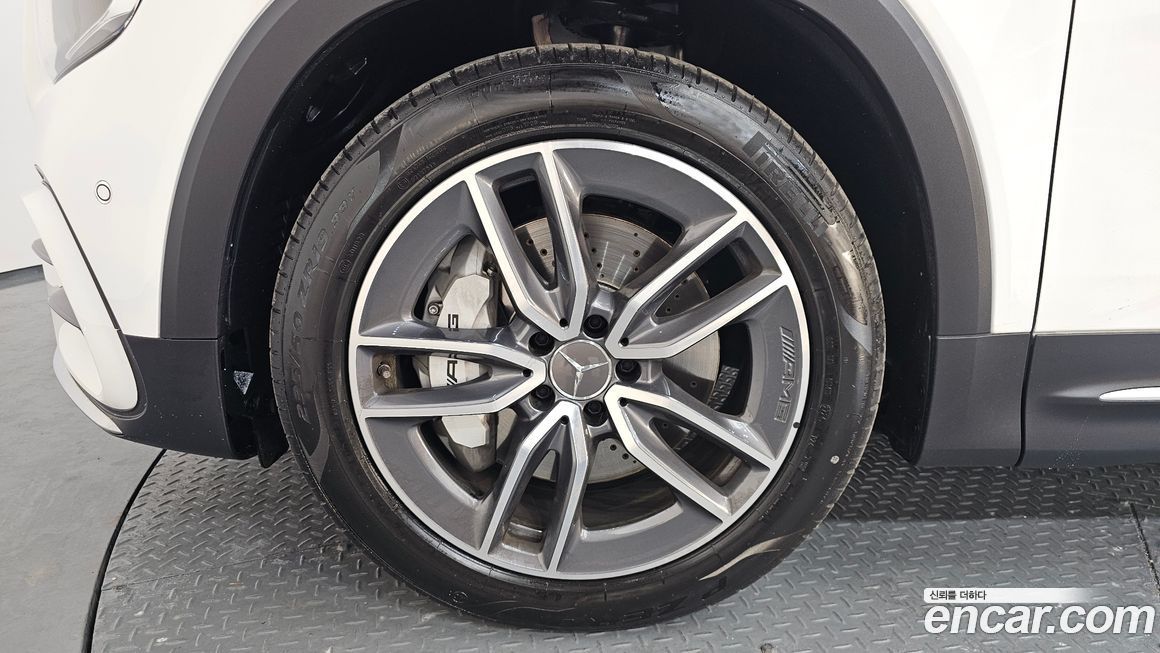 Mercedes-Benz GLB-Class AMG GLB35 4MATIC, 2025