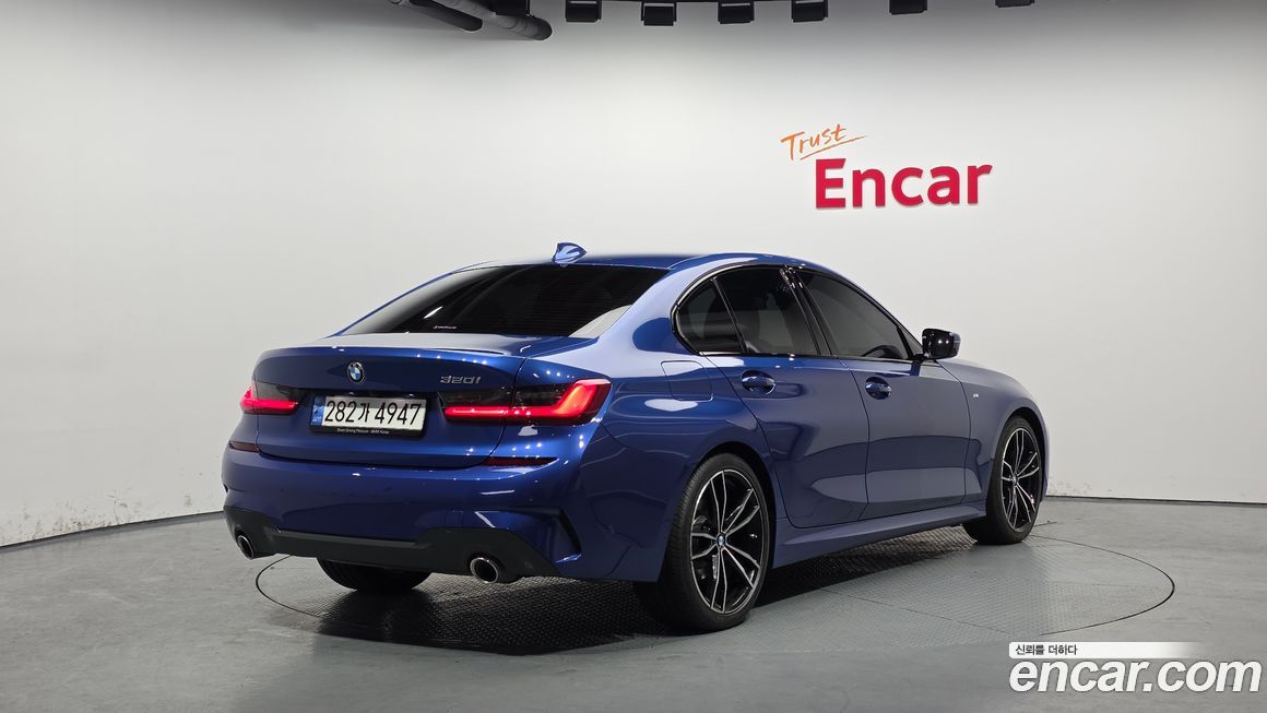 BMW 3-Series 320i M Sport, 2022