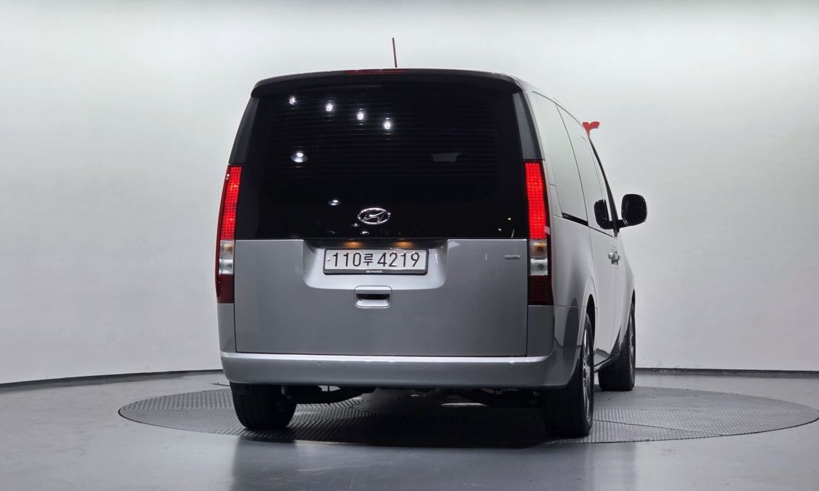 Hyundai Staria 4WD Tourer 9-Seater, 2023