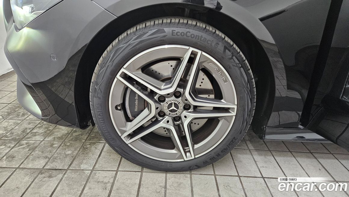 Mercedes-Benz CLA-Class CLA250 4MATIC, 2025