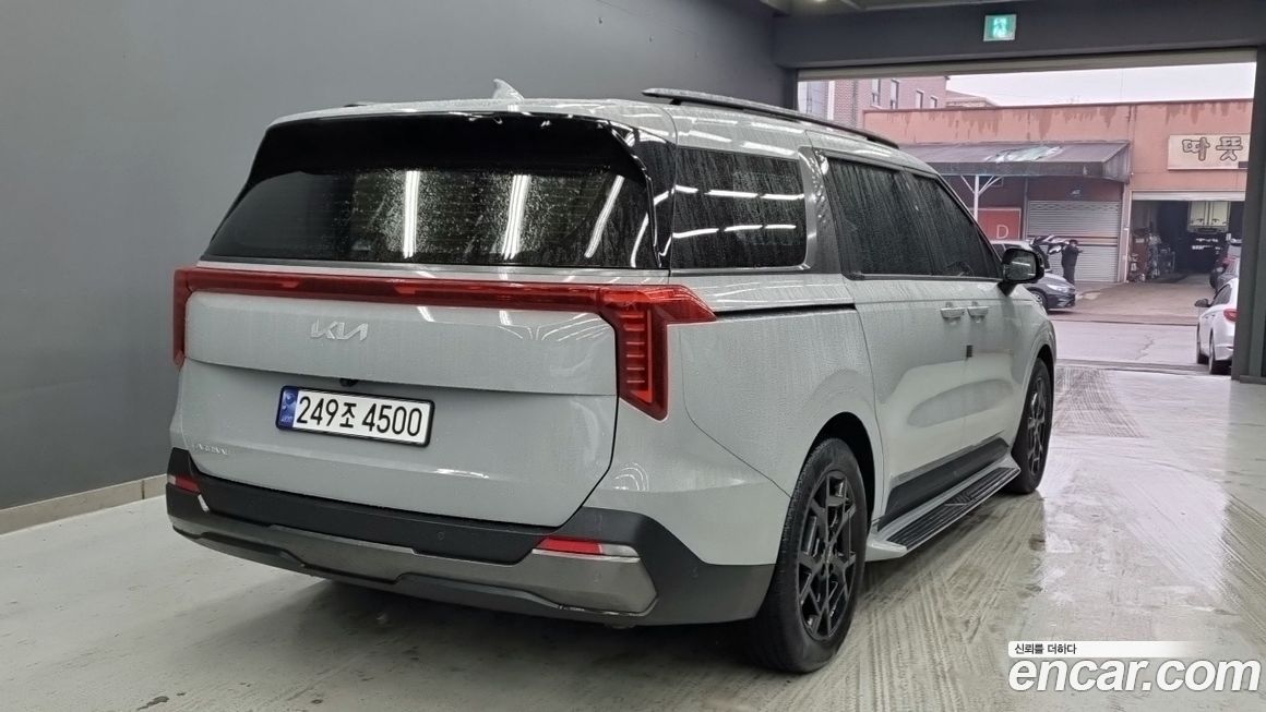 Kia Carnival 7-Seater Gravity, 2025