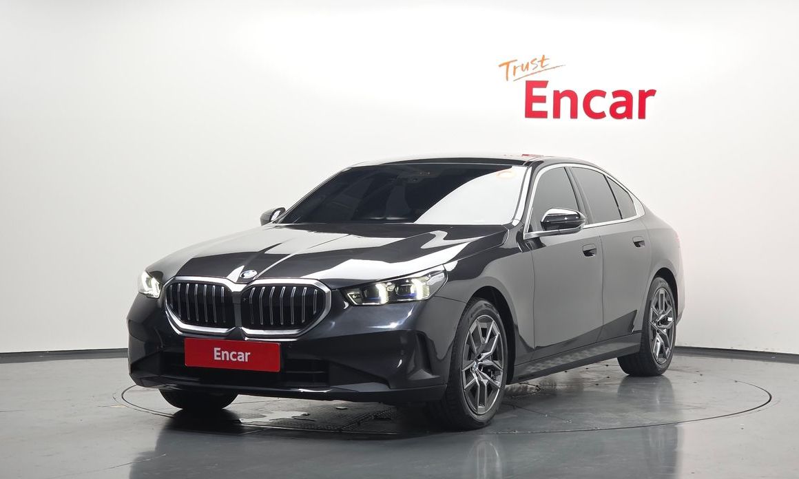BMW 5-Series 520i, 2024