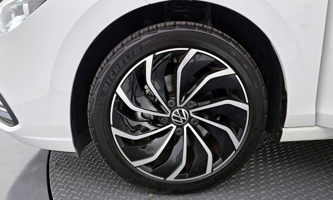 Volkswagen Golf 2.0 TDI Prestige, 2024