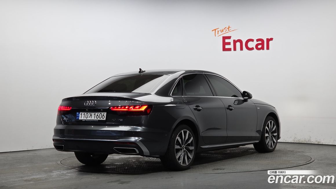 Audi A4 40 TFSI Premium, 2023