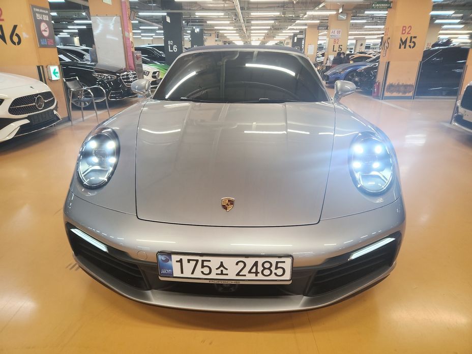 Porsche 911 Carrera 4 Cabriolet, 2024