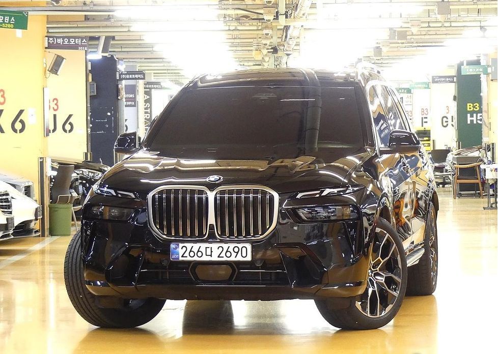 BMW X7 xDrive 40i M Sport 6STR, 2025