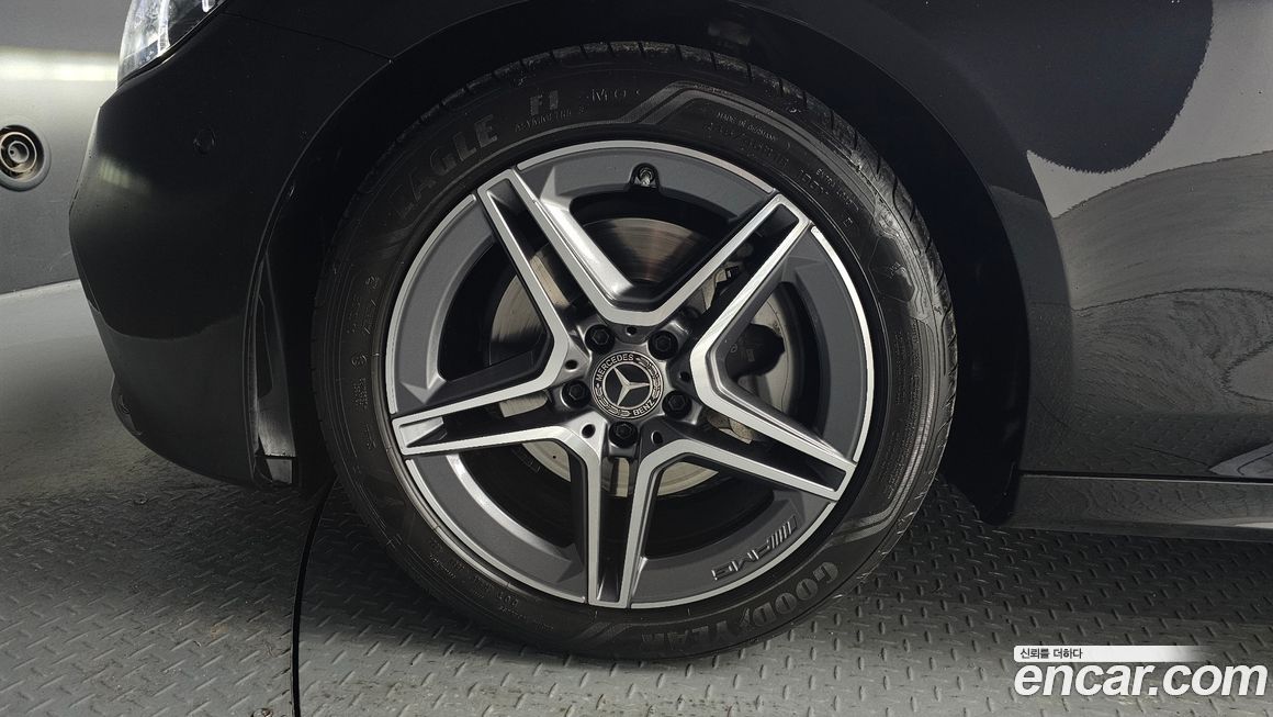 Mercedes-Benz E-Class E250 AMG Line, 2023