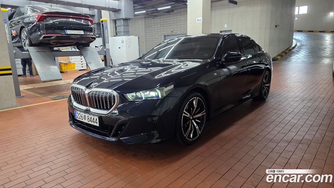 BMW 5-Series 530i xDrive M Sport, 2024