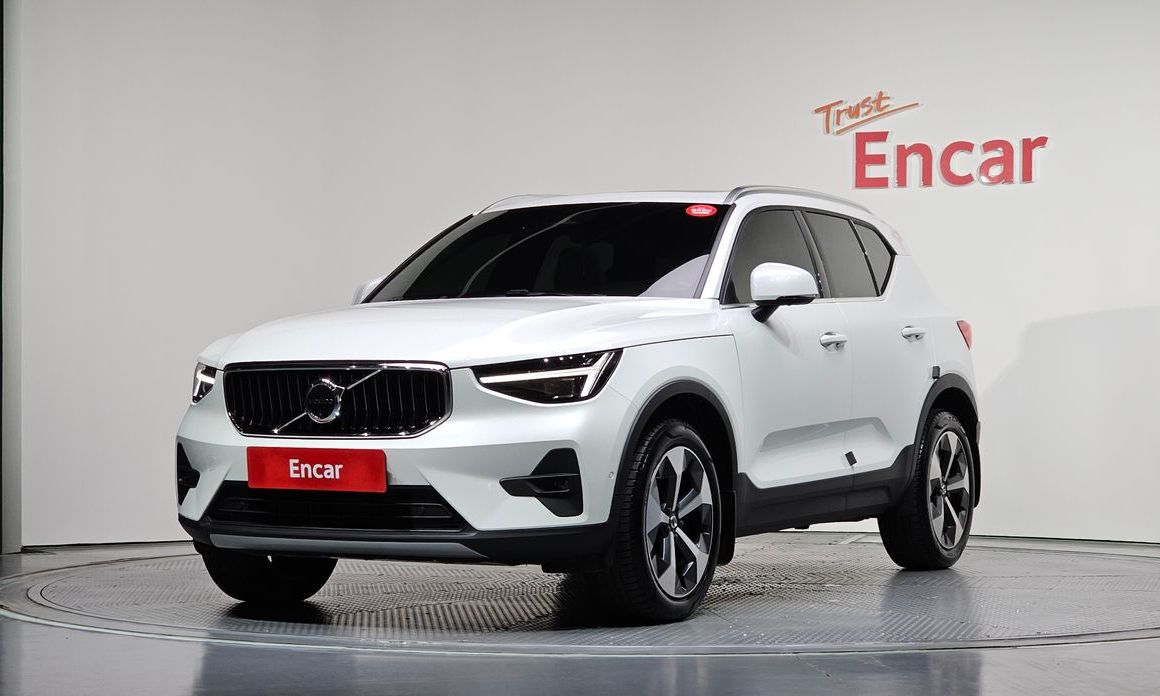 Volvo XC40 B4 Ultimate Bright, 2024