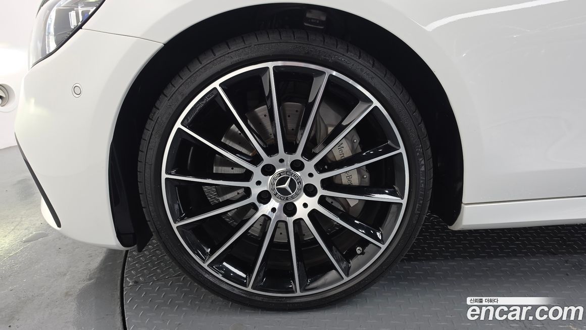 Mercedes-Benz E-Class E350 4MATIC AMG Line, 2023