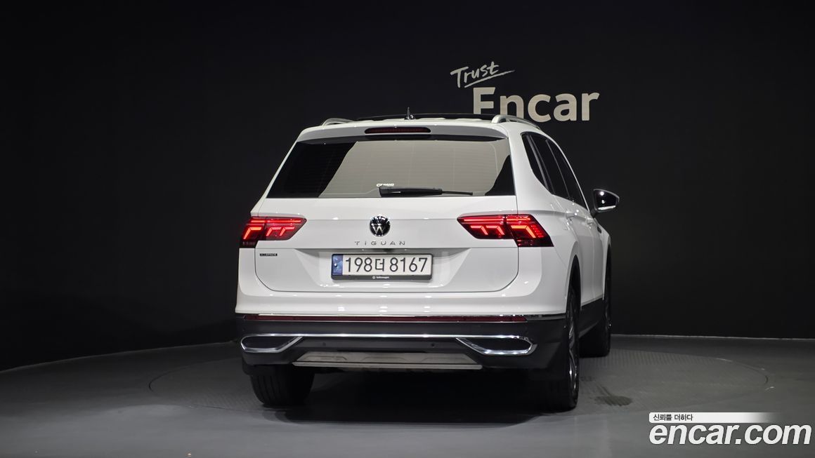 Volkswagen Tiguan 2.0 TSI Prestige, 2023