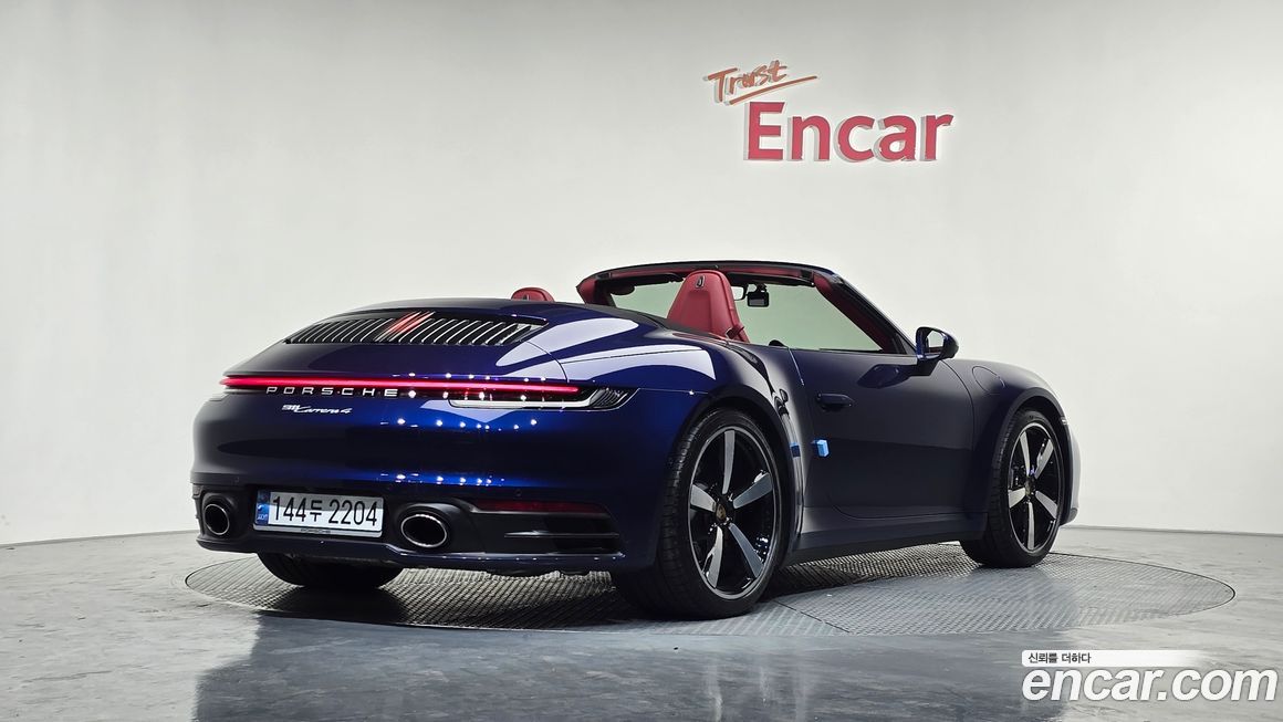 Porsche 911 Carrera 4 Cabriolet, 2024