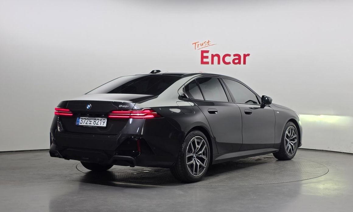 BMW 5-Series 520i M Sport, 2025