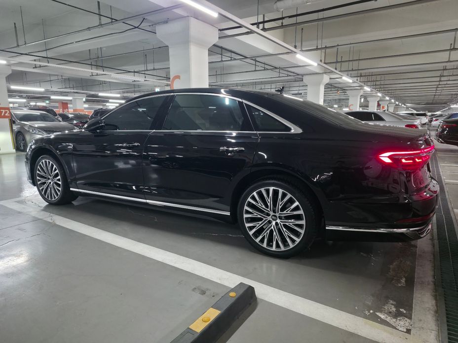 Audi A8 60 TFSI Quattro LWB, 2021