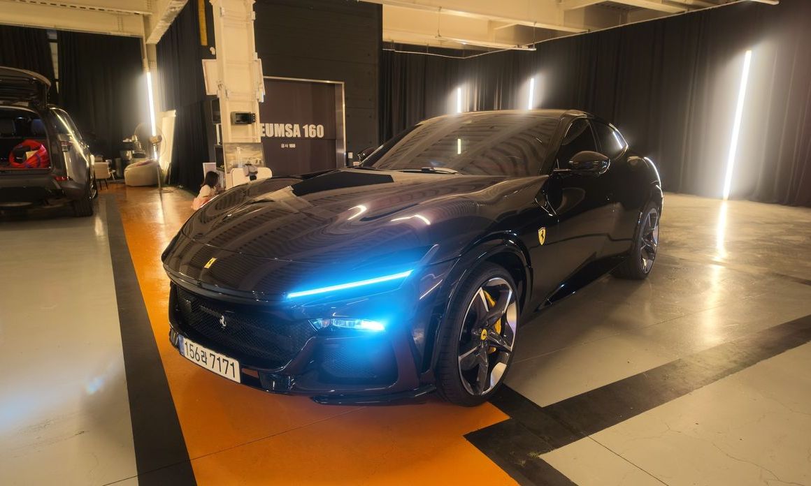 Ferrari Purosangue 6.5 V12, 2024