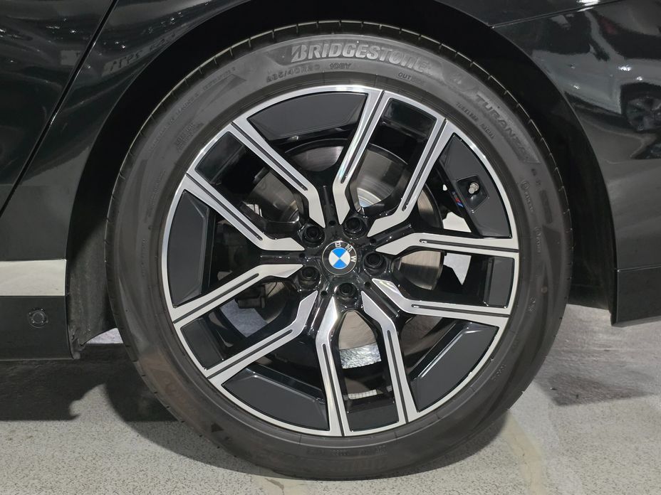 BMW 7-Series 740d xDrive M Sport, 2025