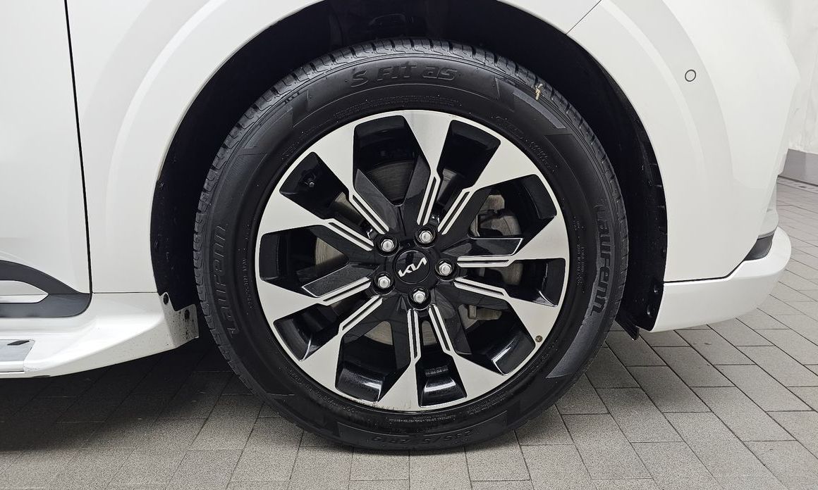 Kia Carnival 7-Seater Hi-Limousine, 2022