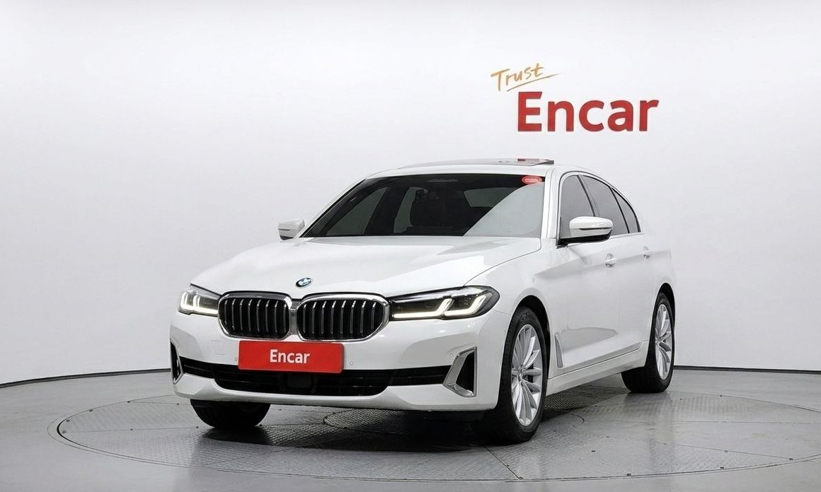 BMW 5-Series 530i Luxury, 2022