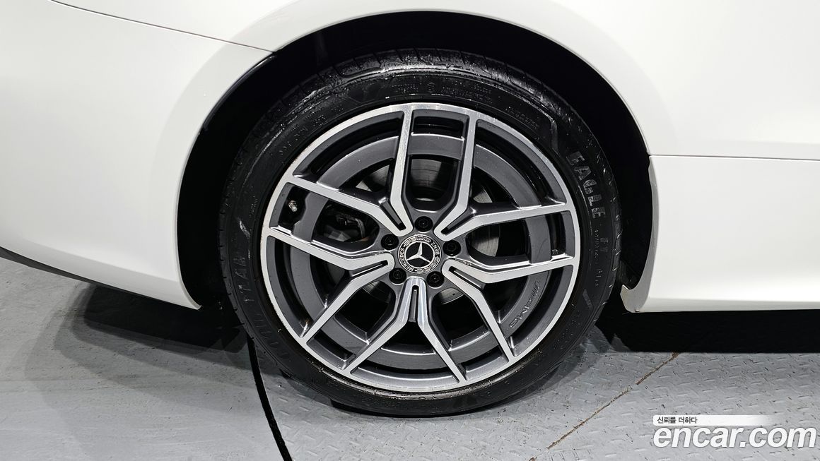 Mercedes-Benz E-Class E300d 4MATIC Coupe, 2022