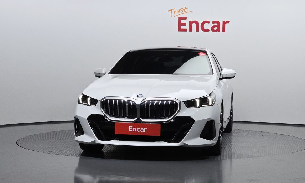 BMW 5-Series 530i xDrive M Sport, 2024