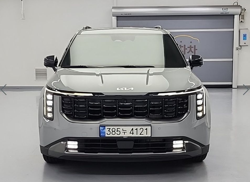 Kia Carnival 9-Seater Gravity, 2024