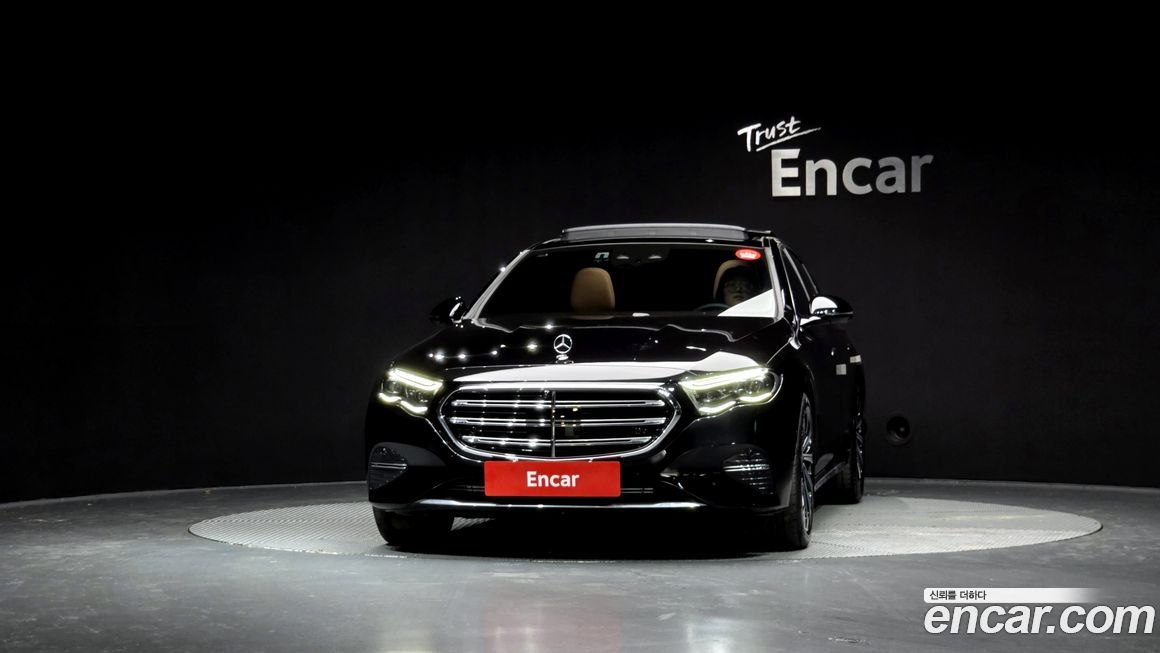 Mercedes-Benz E-Class E300 4MATIC Exclusive, 2024