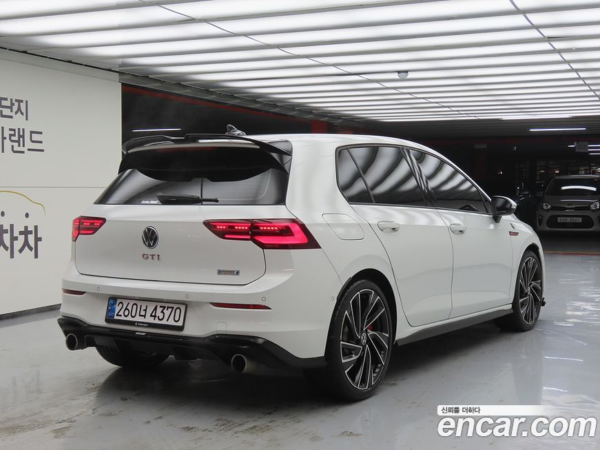 Volkswagen Golf 2.0 GTI, 2024