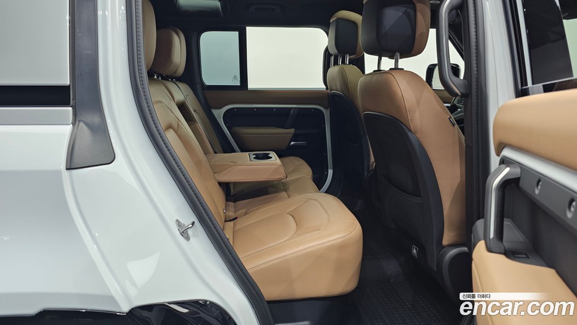 Land Rover Defender 110 P300 X-Dynamic SE, 2025