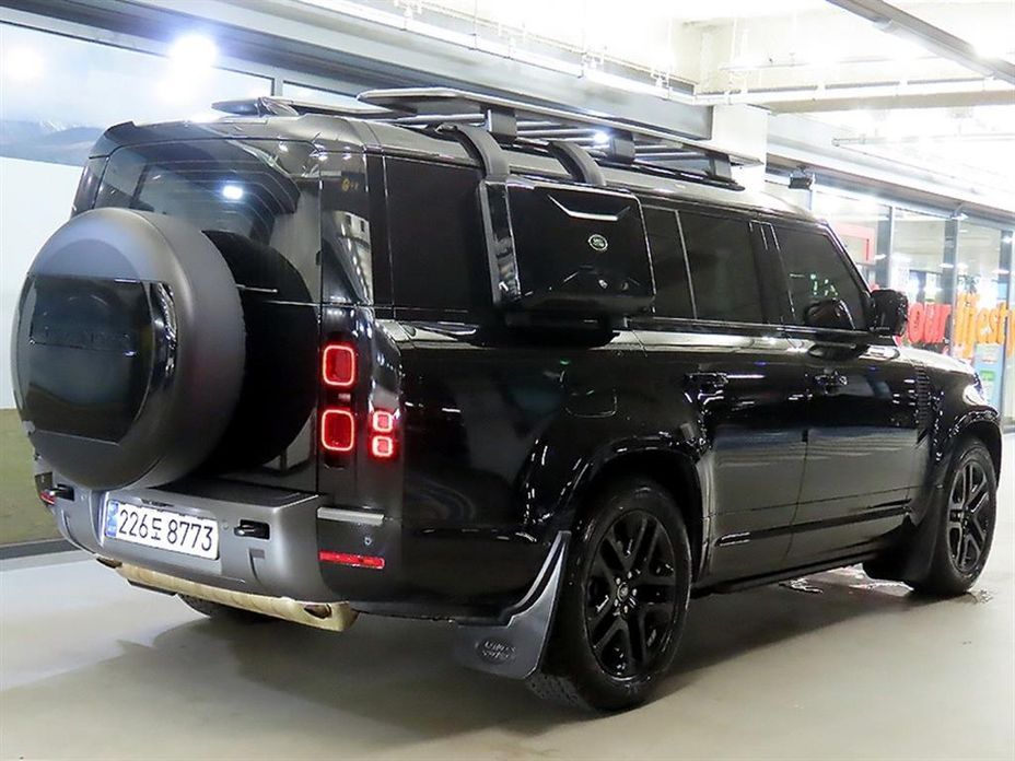 Land Rover Defender 130 P400 Outbound, 2025