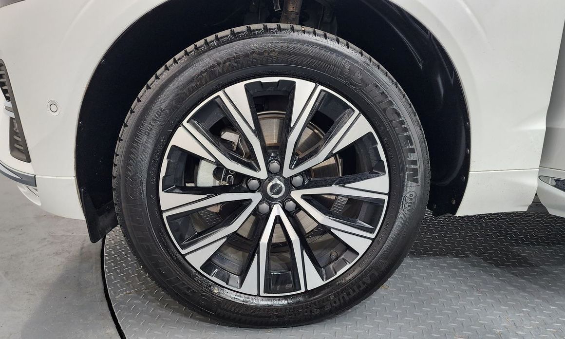 Volvo XC60 B5 Ultimate Bright, 2024