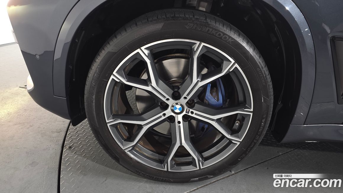 BMW X5 xDrive 40i M Sport, 2022