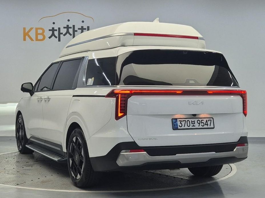 Kia Carnival 9-Seater Hi Limousine, 2024