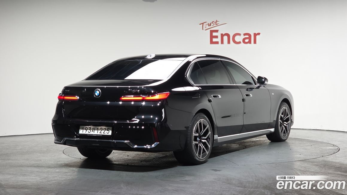 BMW 7-Series 740d xDrive M Sport, 2025