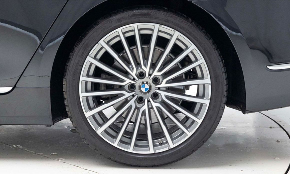 BMW 7-Series 740i Design Pure Excellence, 2022