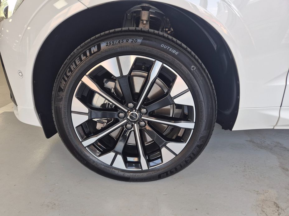 Volvo XC60 B5 Ultra Dark Air Sus, 2026