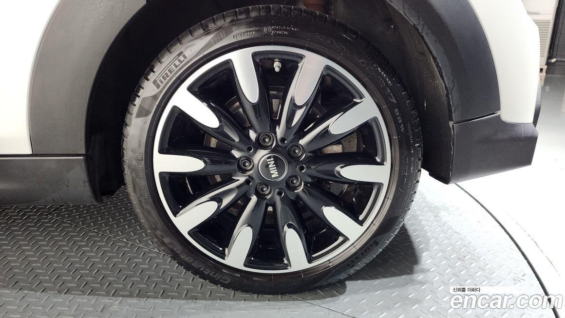 Mini Cooper Classic, 2023