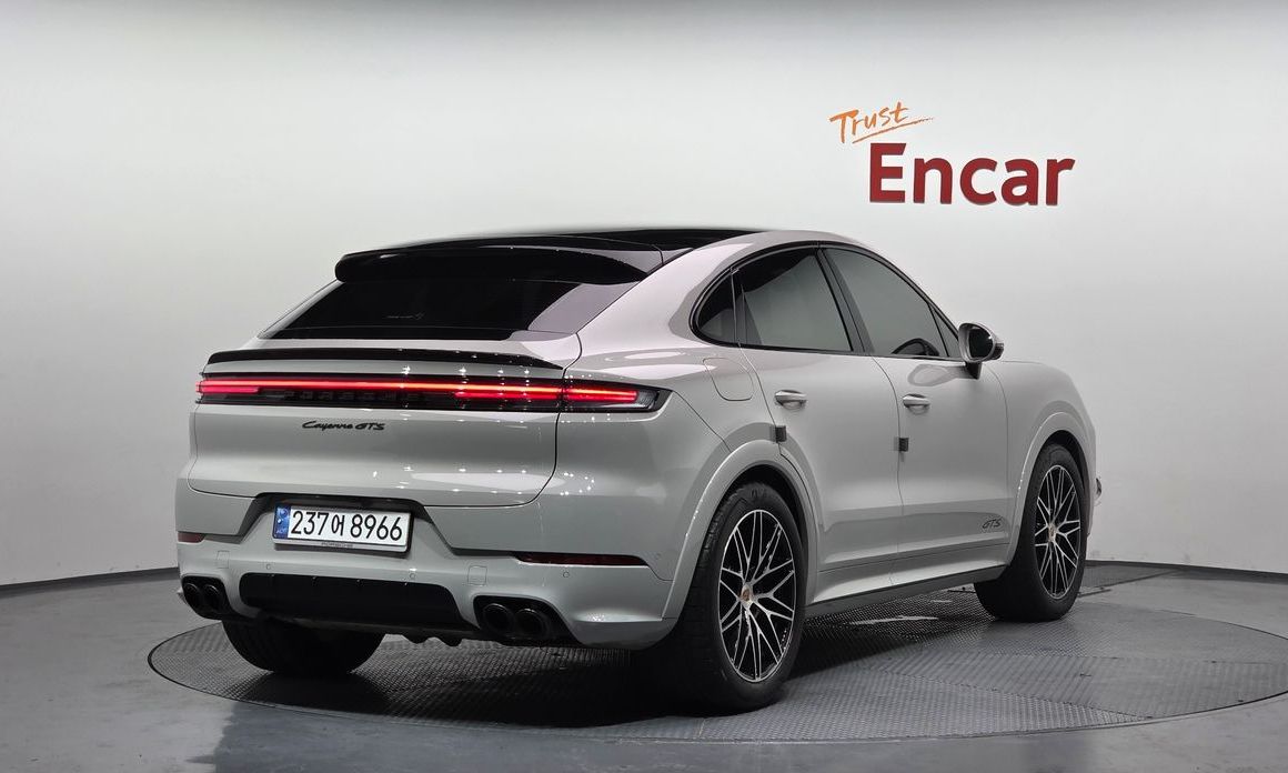 Porsche Cayenne 4.0 GTS Coupe, 2025